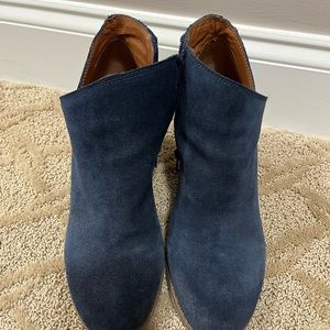 Lucky Suede ankle boots
